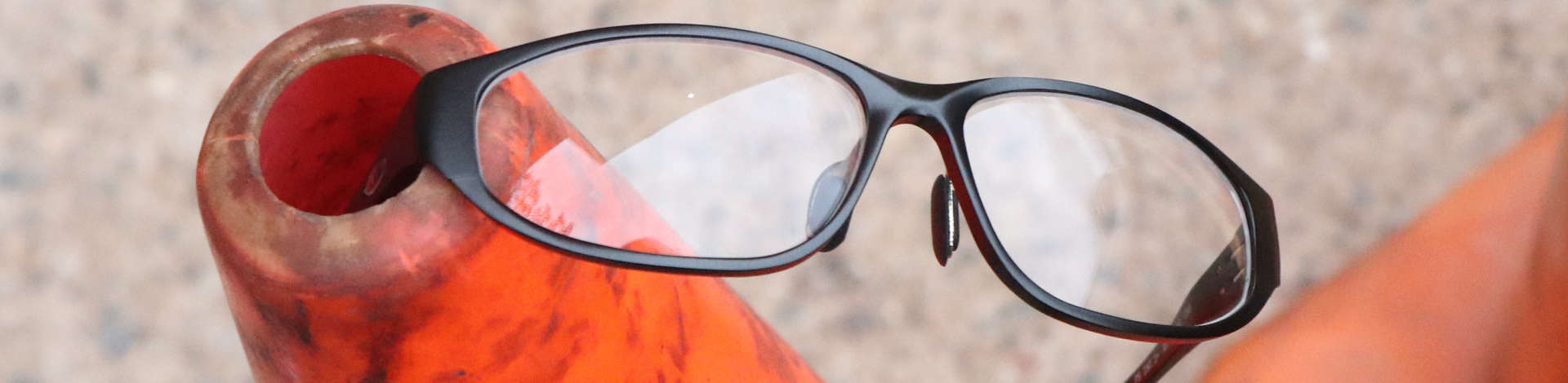 How-do-safety-glasses-differ-from -safety-goggles?