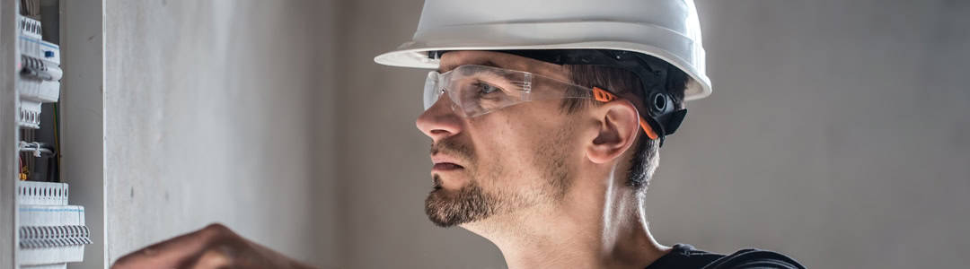 How-to-choose-the-best-safety-glasses-for-electrical-work