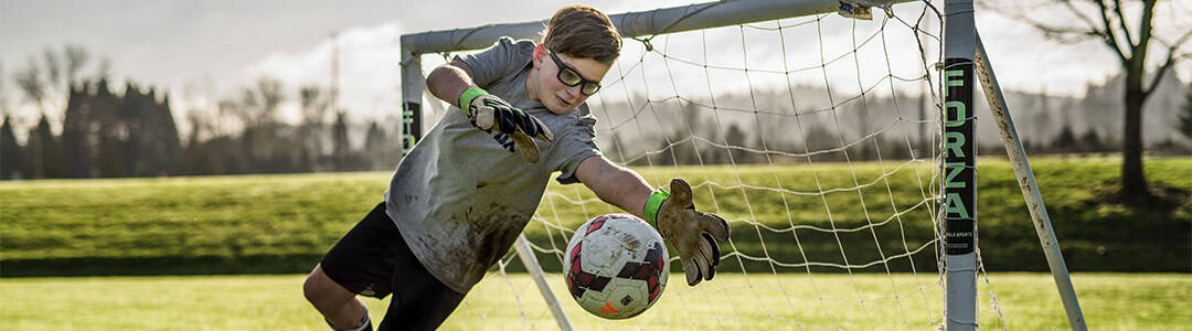Choosing-prescription-sports- glasses-for-youth-soccer






